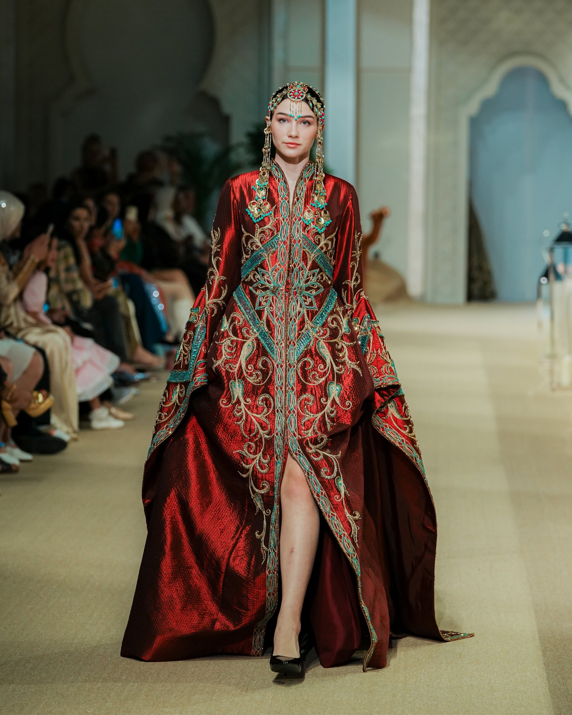 ISLOM ZAKHIDOV | EMIRATES FASHION WEEK | SS26 - Photo 2